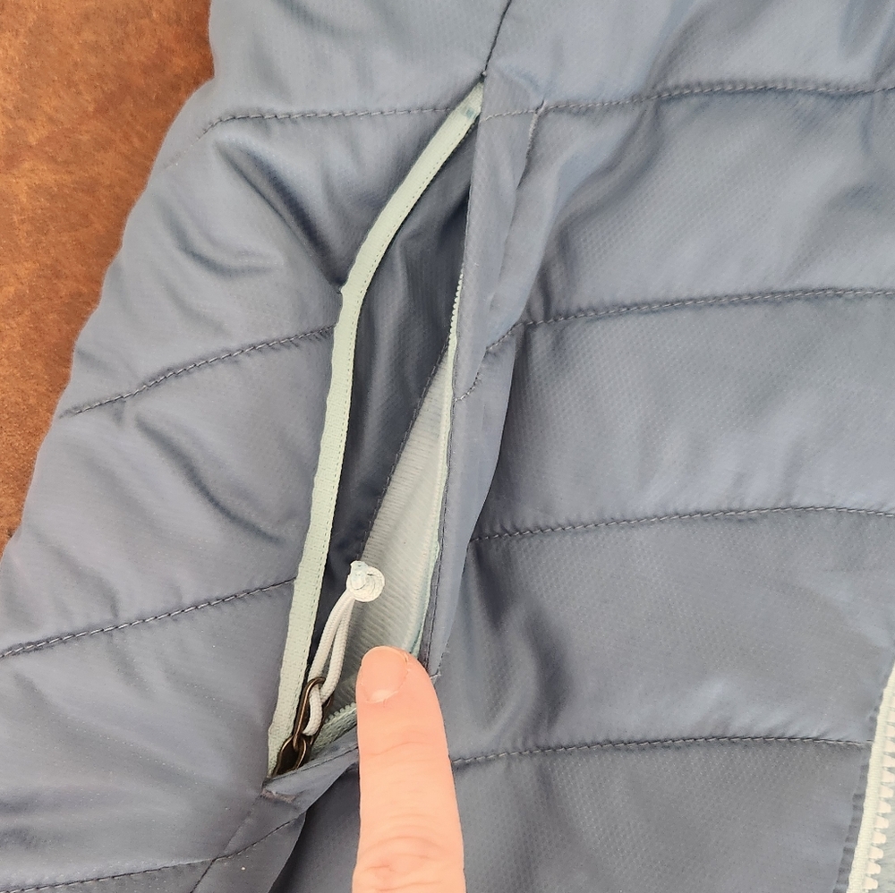 The North Face Reversible Blue Puffer Vest - Picture 2 of 9